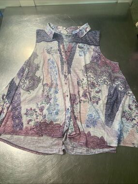 Avenue Lavender and Pink Floral Patchwork Sleeveless Button Top women’s 22/24